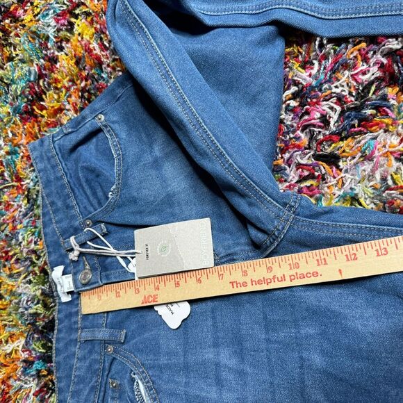 Forever21 Boyfriend Jeans NEW Distressed Stretch Denim Women 28 Light Wash - Picture 10 of 10